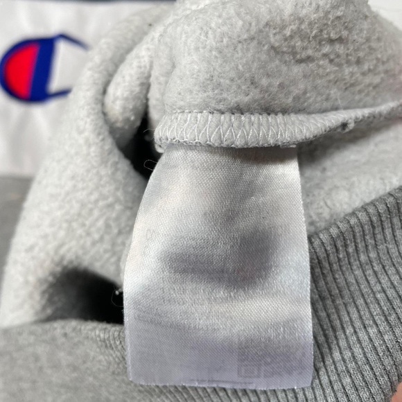Vintage Champion Sweatshirt - Picture 4 of 4